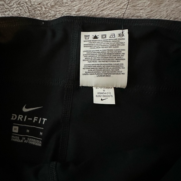 Girls NWT tennis skirt with built in shorts. Could be worn as a women’s Small. - Picture 9 of 10